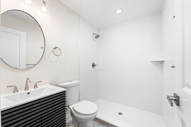 Building Photo - 2341 N College Ave