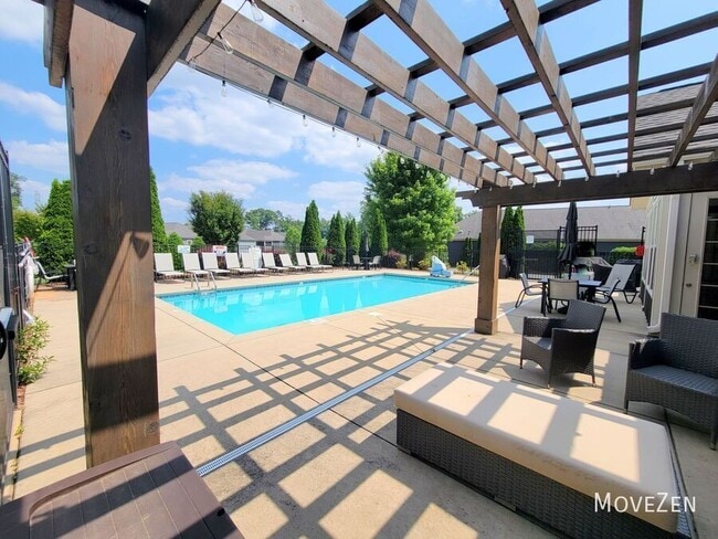 Building Photo - 8011 Parknoll Dr