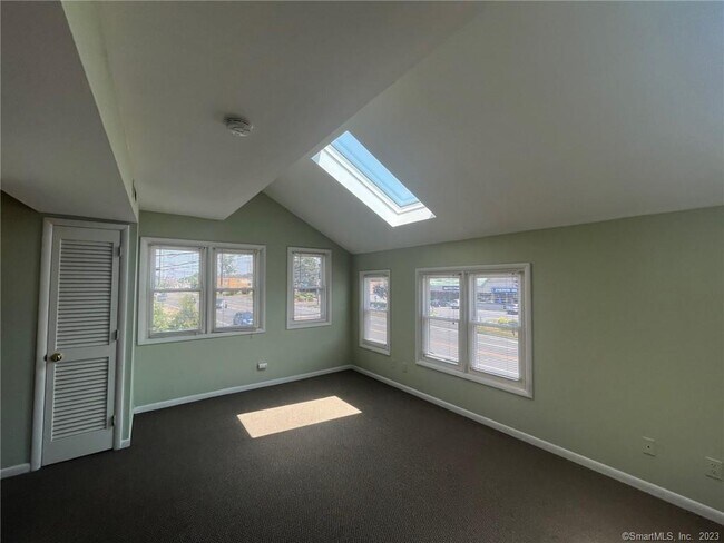 Building Photo - 558 Connecticut Ave