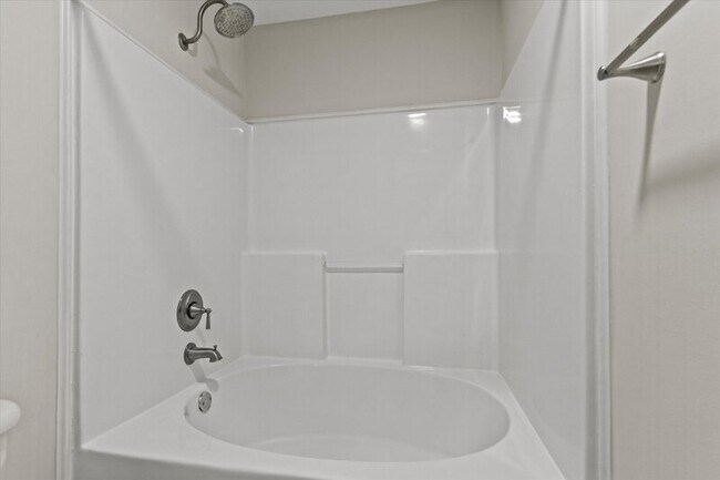 Building Photo - 210 Fields Pond Dr