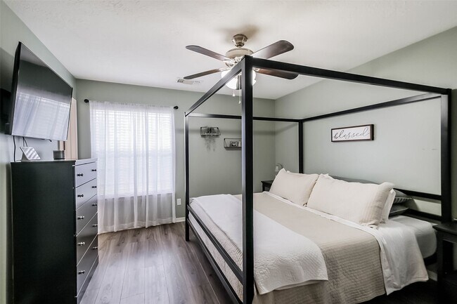 Building Photo - 4311 Duesenberg Ct