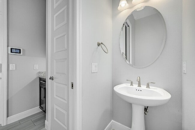 Building Photo - Live in the gorgeous, desirable Arrivas Vi...