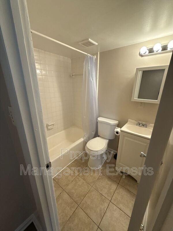 Building Photo - 2110 N Culpeper St