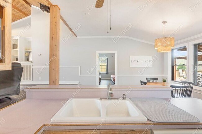 Building Photo - 7929 Daugherty-Capley Rd