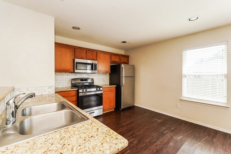 Building Photo - 6708 Friendsway Dr
