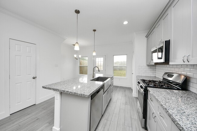 Building Photo - 8305 Prairie View Dr