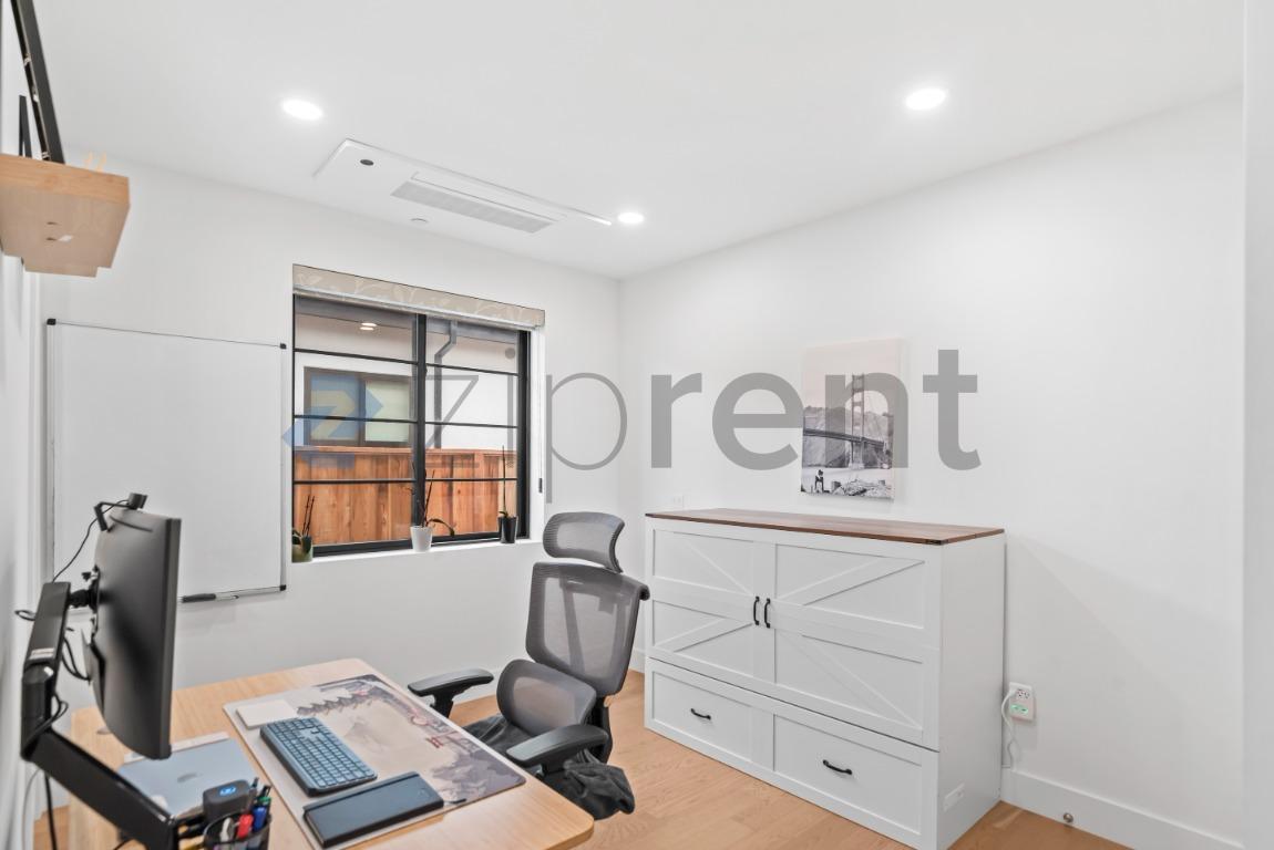 Building Photo - Unit