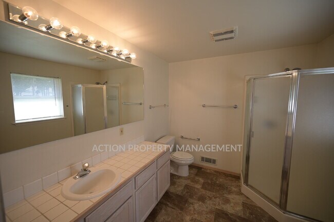 Building Photo - 3 bed 2 bath in a country setting