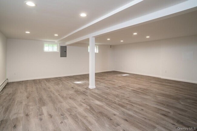 Building Photo - 17 Vista Dr