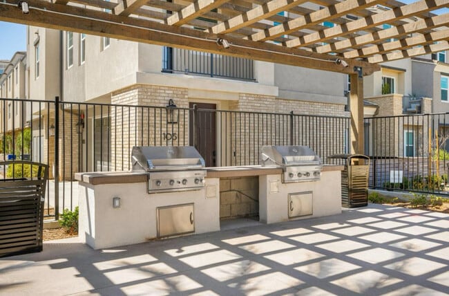 Building Photo - 1233 Sunrise Vw