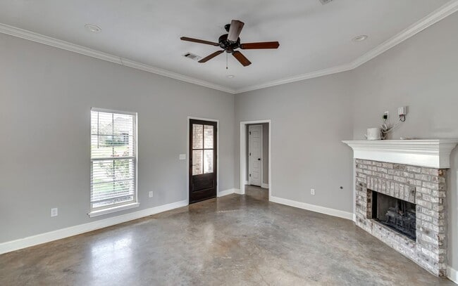 Building Photo - Beautiful New 3 Bed 2 Bath Home in Greenfield Station!