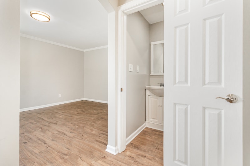 Building Photo - 6416 Walnut Dr