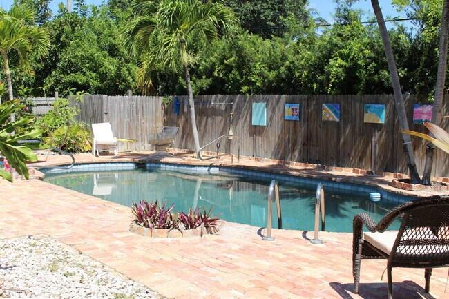 Building Photo - 225 Gulfstream Blvd