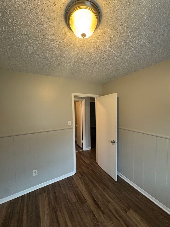 Building Photo - 4212 Cochese Rd