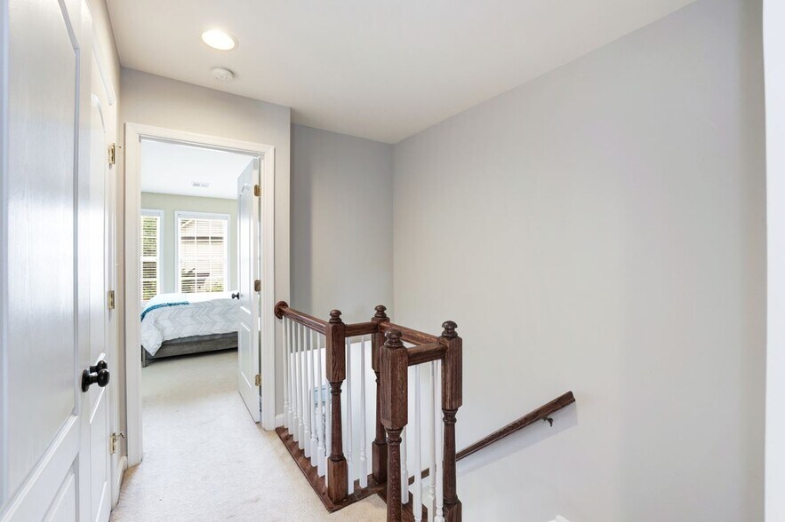 Building Photo - 43149 Crosswind Terrace