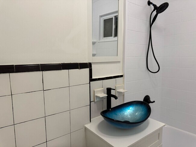 Building Photo - 108-110 Grand Ave.