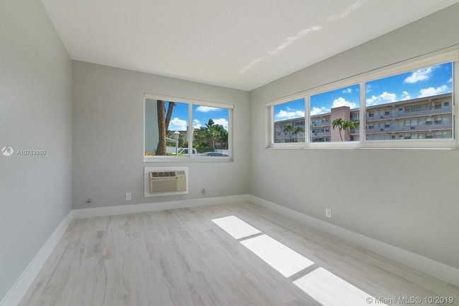 Building Photo - 624 Antioch Ave