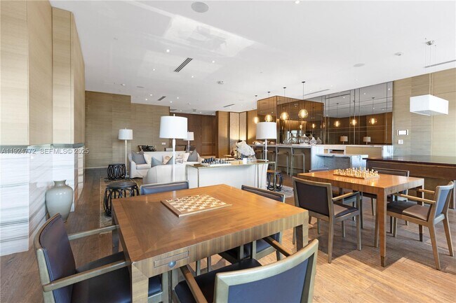 Building Photo - 2711 S Ocean Dr