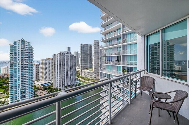 Building Photo - 335 S Biscayne Blvd