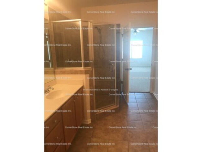 Building Photo - 616 Marshtree Ln