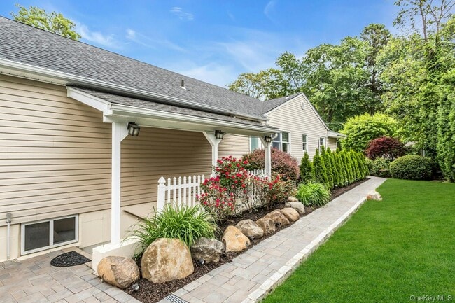 Building Photo - 21 Buttonwood Dr