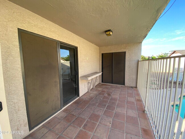 Building Photo - 1355 N 87th St