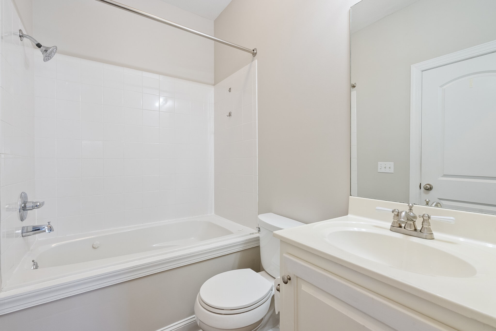 Building Photo - 728 Southpointe Commons Loop