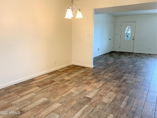 Building Photo - 2443 E Marmora St