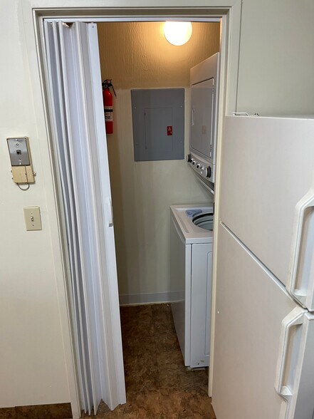 Building Photo - 1150 Tollis Pky