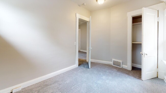 Building Photo - Old Brooklyn - 4 Bedroom Single Family Home