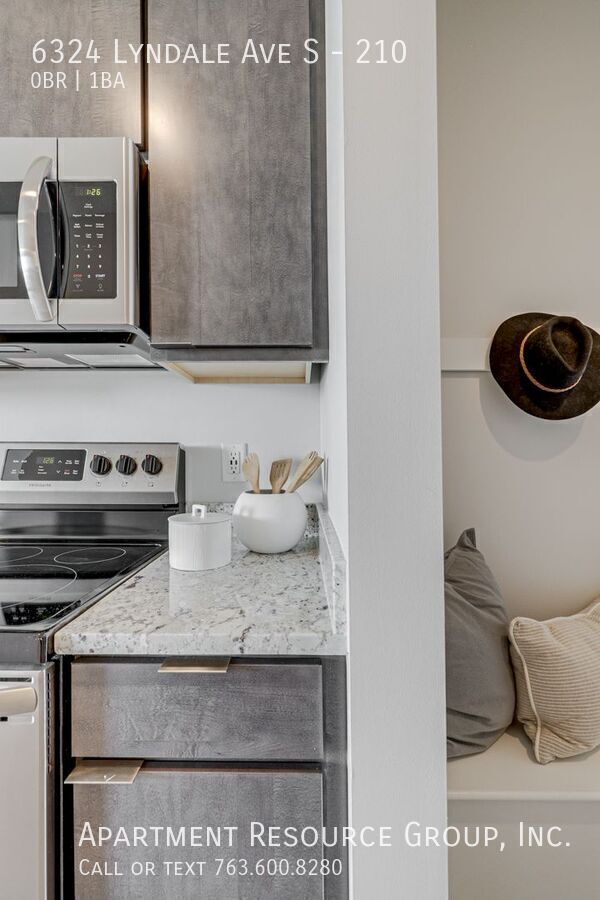 Building Photo - 6324 Lyndale Ave S