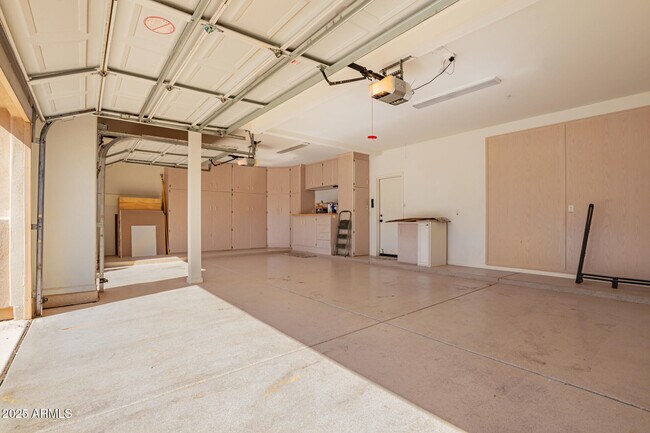 Building Photo - 7446 E Journey Ln