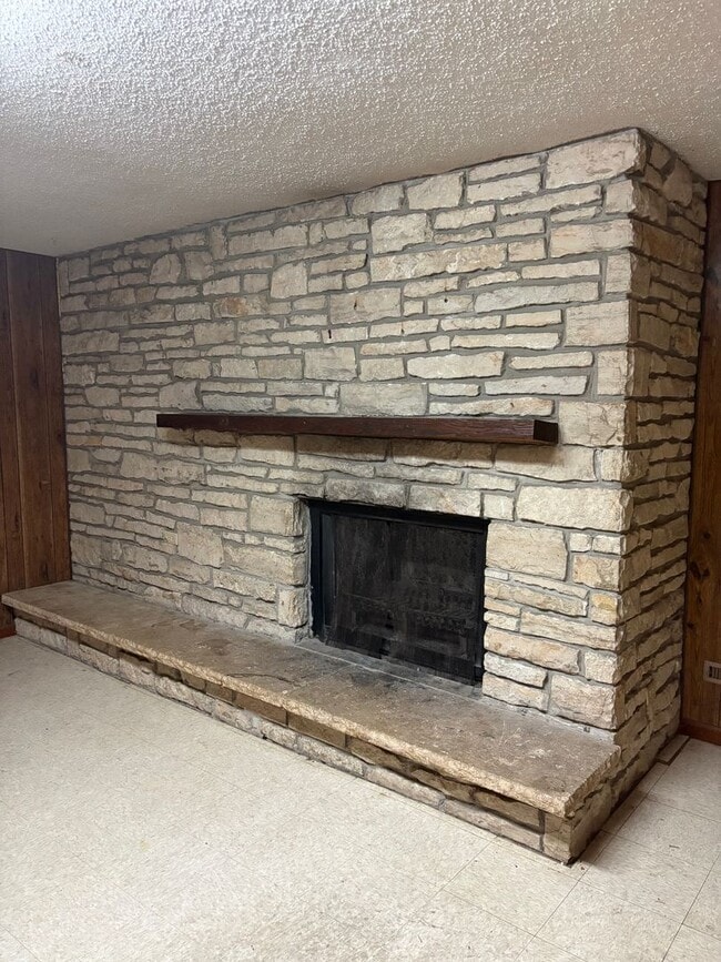 Building Photo - 828 Dondee Dr