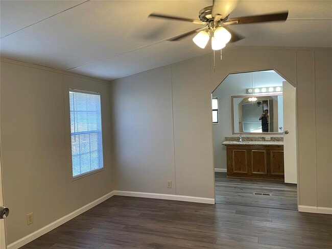 Building Photo - 228 Hambrick Rd