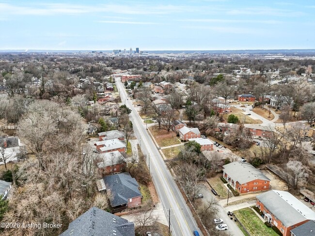 Building Photo - 2726 Brownsboro Rd