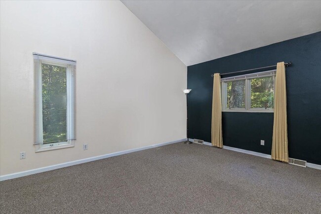Building Photo - 5708 Bridlewood Dr