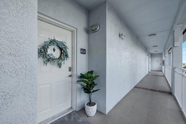 Building Photo - 875 NW Flagler Ave