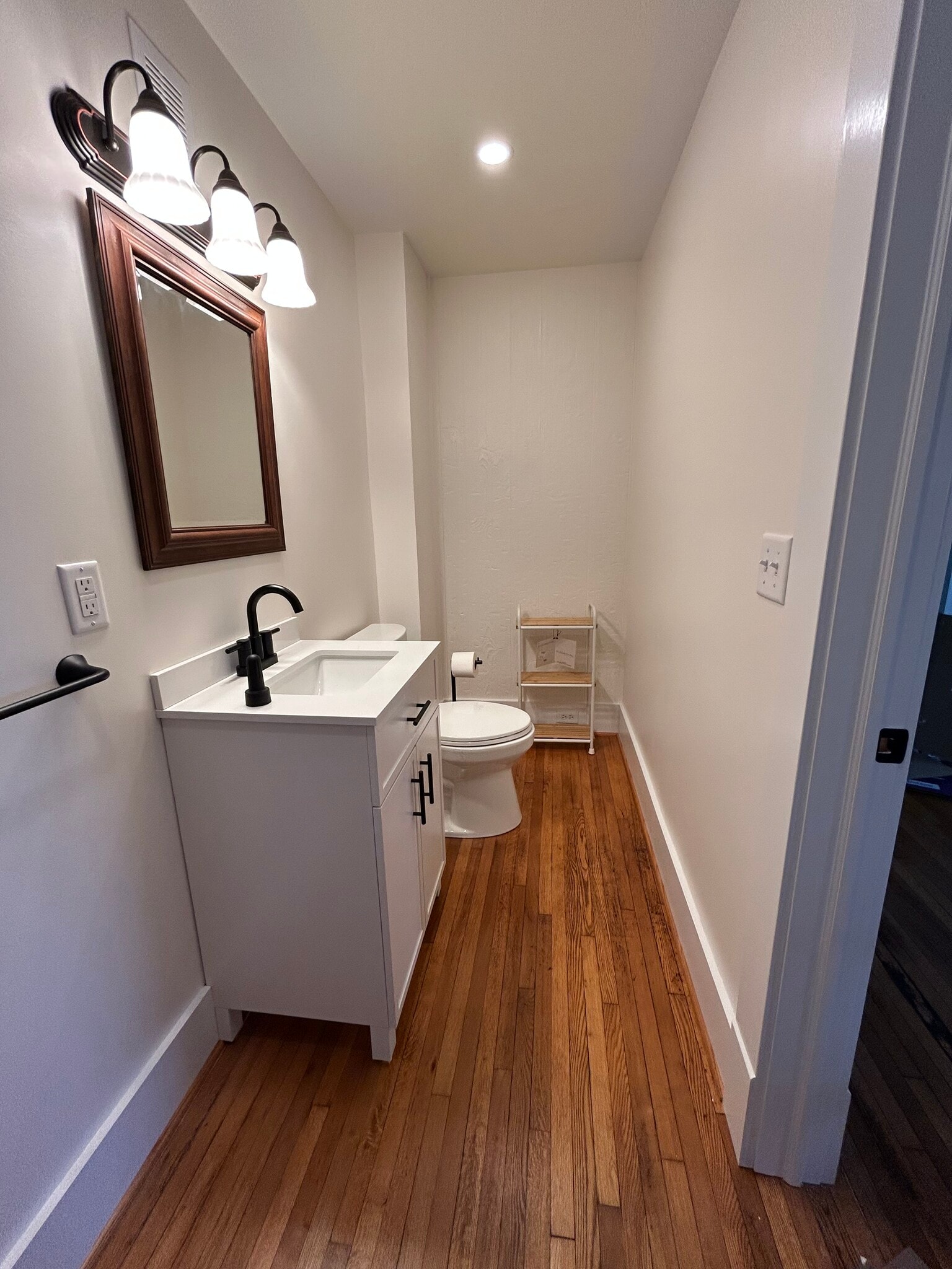1/2 bath - 4920 Ransom Rd