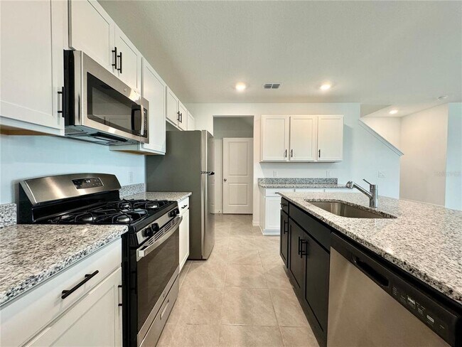 Building Photo - 15056 Windflower Aly