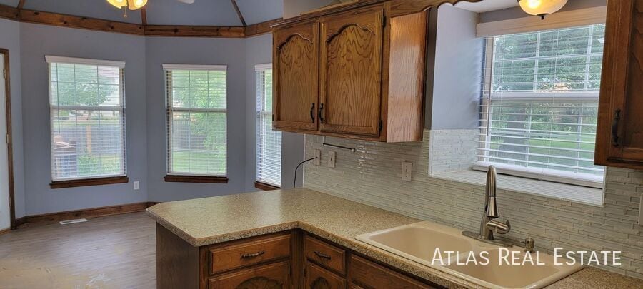 Building Photo - 205 NW Almond