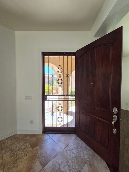 Building Photo - 3127 E Coconino Dr
