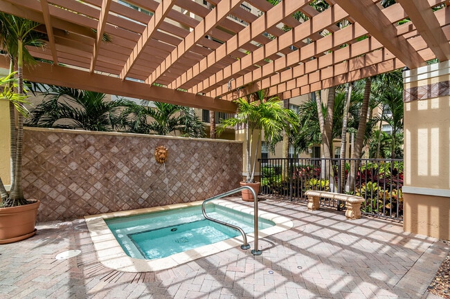Building Photo - 1805 N Flagler Dr