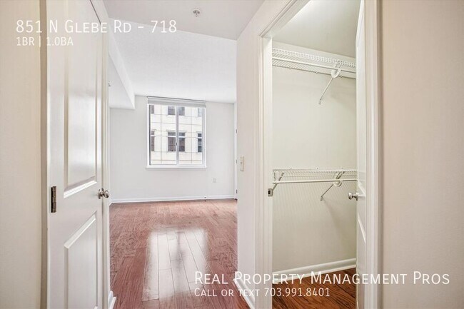 Building Photo - 851 N Glebe Rd