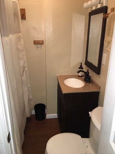 Building Photo - 4180 Glenway Ave