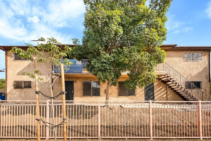 Building Photo - 2458 Normandie Ave