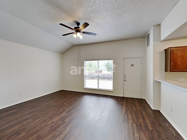 Building Photo - 736 Trees Dr