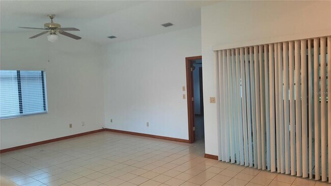 Building Photo - 62 Burbank Dr