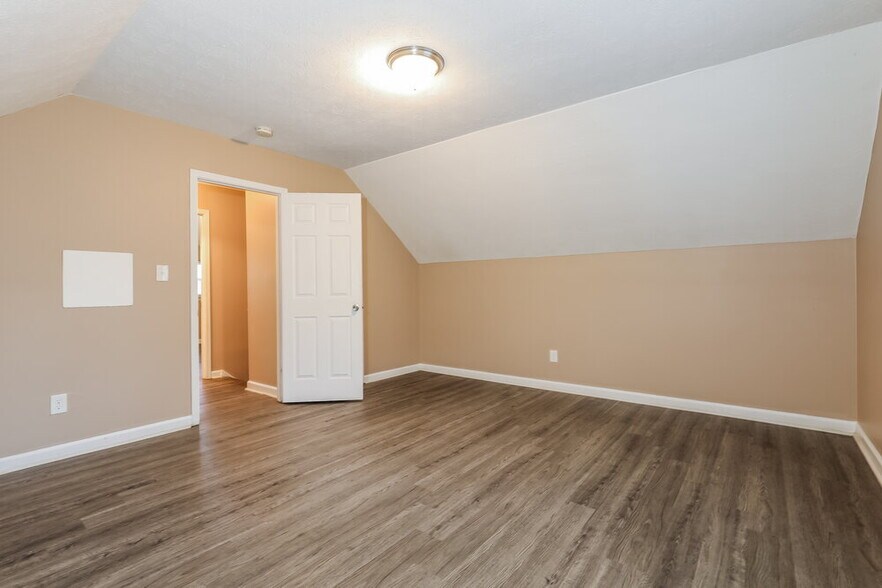Building Photo - 11010 Highridge Ct
