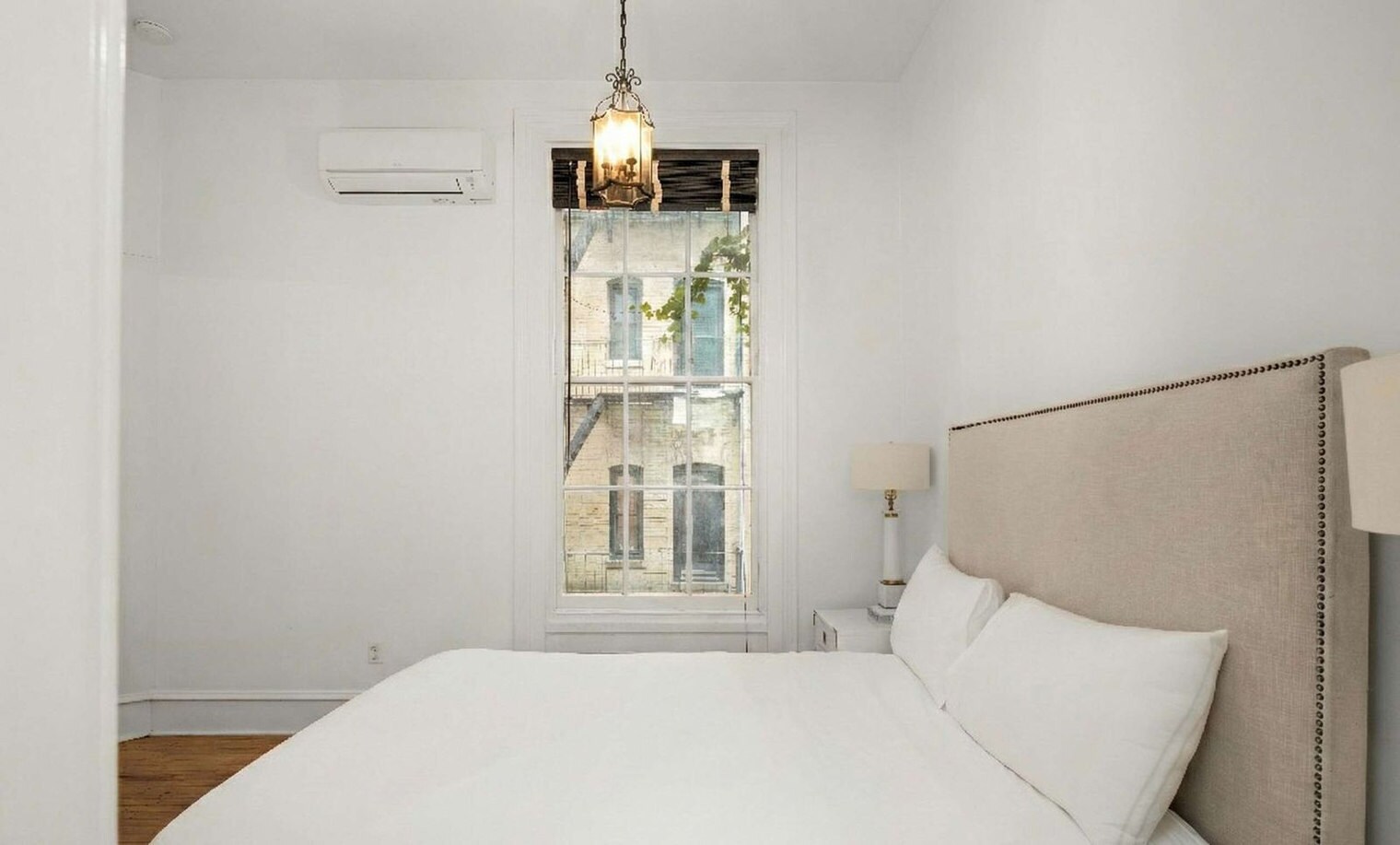 Building Photo - 3 E 9th St