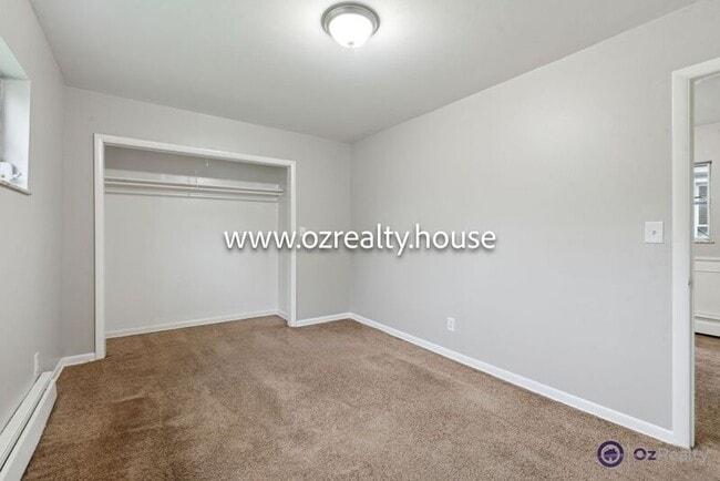 Building Photo - 185 Mettler St